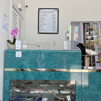 Kamala's Threading - Threading Services Near Me - Berkeley, California