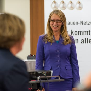 Nicola Schmidt - Workshop: Stimmiger Auftritt für Ihren Erfolg --Foto Copyright: W&V / Martin Kroll - Life Coach Near Me - Cologne, NW