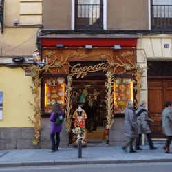 Geppetto - Cute hole-in-the-wall shop...love it!!