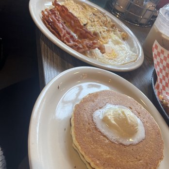 Brandon's Diner - Egg and bacon platter , sides of pancakes and hashbrowns - American Near Me - Upland, California