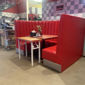 Arizona Pizza - One of the booths - Pizza Near Me - Surprise, Arizona