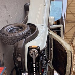 Auto Glass Force - Ford Bronco windshield replacement with lane departure sensor and automatic rain sensor.