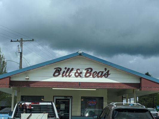 Bill & Bea's Drive In by null