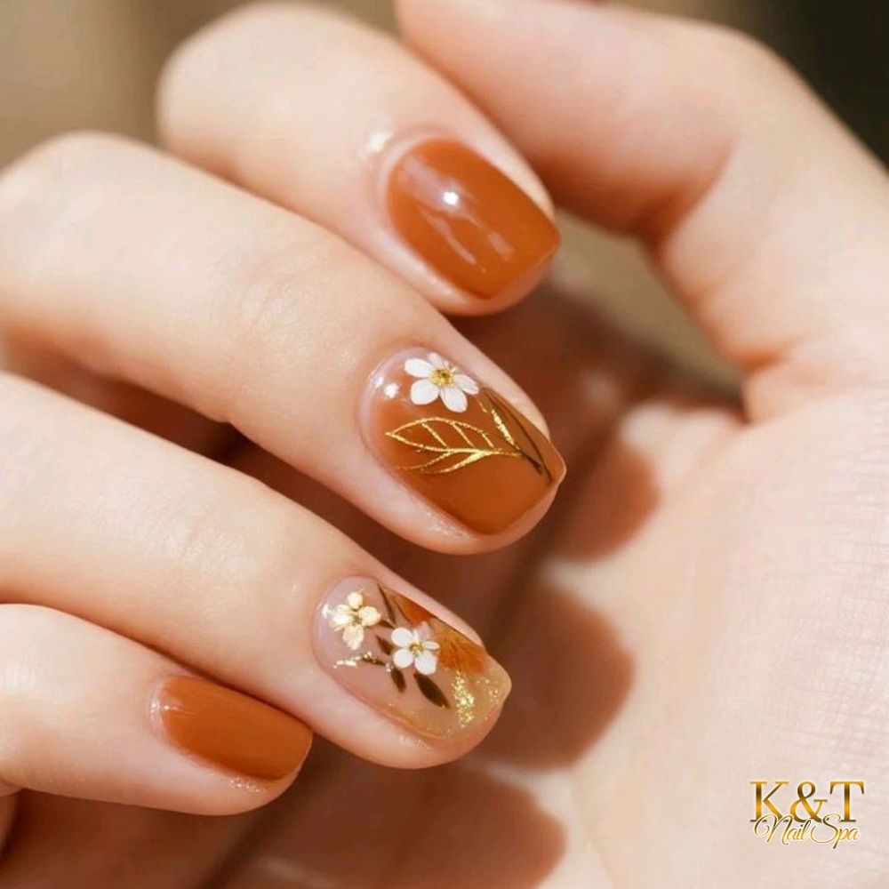 Zinfandel Hair & Nails Logo