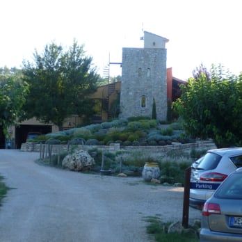 Une Campagne en Provence - parking à l'entrée - Bed & Breakfast Near Me - Bras, 83