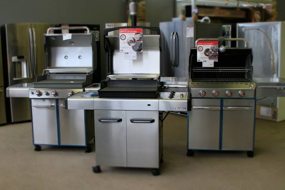 DAY’S HOME FURNISHINGS & APPLIANCES Updated October 2024 315 S