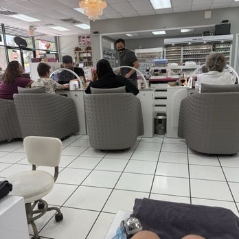 Tracy Nails - Nail Salons Near Me - Pineville, Louisiana