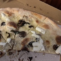 Doli’s NY Pizza Pasta & Bakery