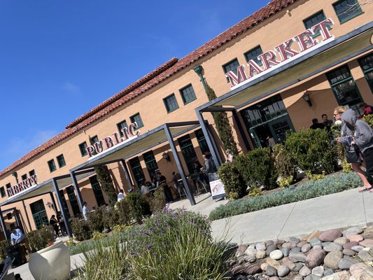 Fluster Cluck Hot Chicken by null