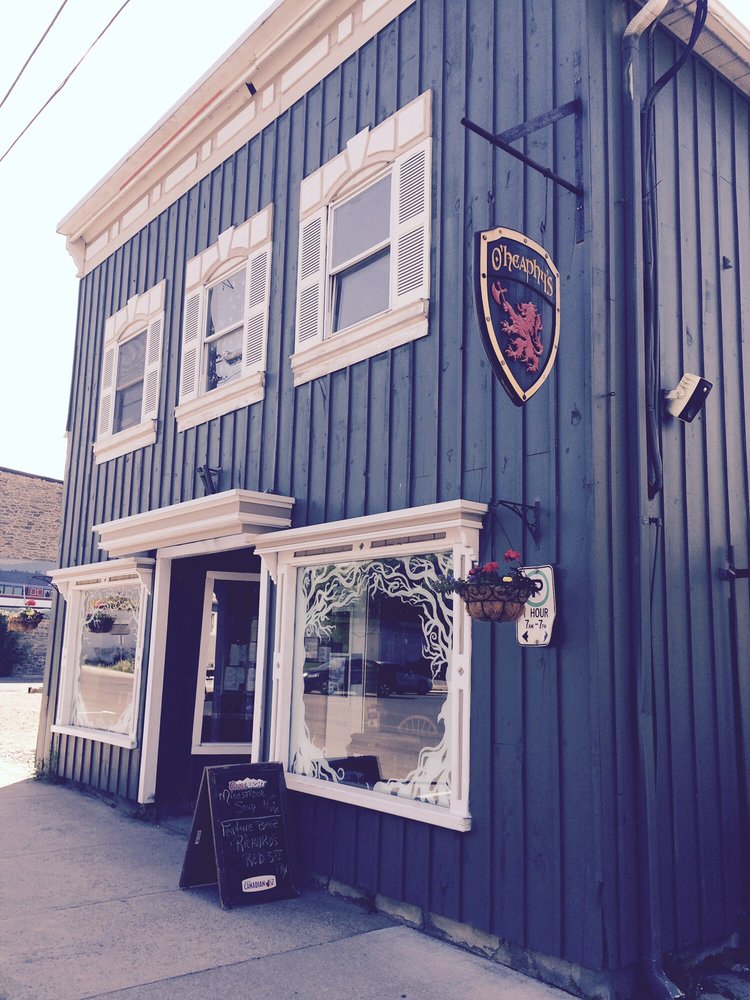 O’HEAPHY’S IRISH PUB Updated June 2024 27 Clothier Street E