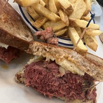 Saul's Restaurant & Delicatessen - Pastrami Reuben - Delis Near Me - Berkeley, California Saul's Restaurant & Delicatessen - Pastrami Reuben - Delis Near Me - Berkeley, California