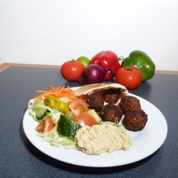 Pita Alexandria - Broodje zelf gemaakte falafel met hummus