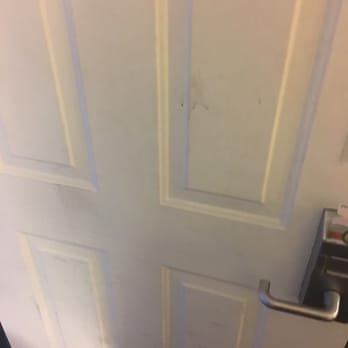 Quality Inn Gettysburg Battlefield - Filthy door - Hotels Near Me - Gettysburg, Pennsylvania