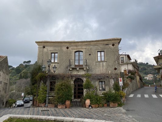 Bar Vitelli by null