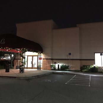 Shane Co. - Entrance-12/7/2016: Christmas Season. - Jewelry Near Me - Roseville, California Shane Co. - Entrance-12/7/2016: Christmas Season. - Jewelry Near Me - Roseville, California