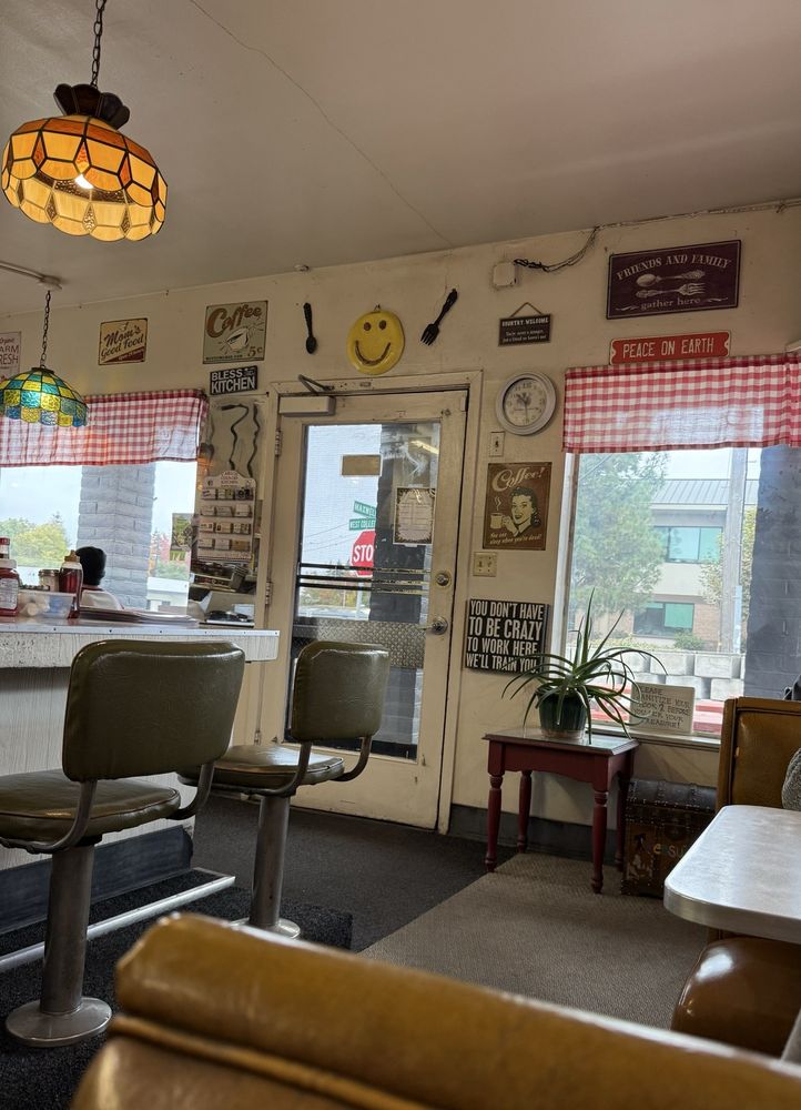 Carlos’ Country Kitchen - Photo 2