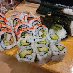 Fisshu - Philadelphia, Fisshu, Avocado makis and Avocado hand roll