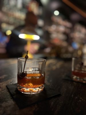 CW's Gin Joint by null