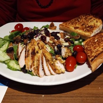 Hard Stones Grill - Salad w/ Chicken - American Near Me - Kemptville, Ontario Hard Stones Grill - Salad w/ Chicken - American Near Me - Kemptville, Ontario