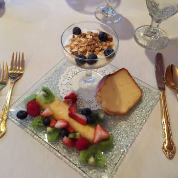 Ginkgo Tree Inn - great great breakfast - Bed & Breakfast Near Me - Mount Pleasant, Michigan