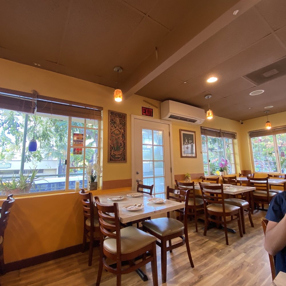 Siam Square - indoor dining area - Thai Near Me - Honolulu, Hawaii Siam Square - indoor dining area - Thai Near Me - Honolulu, Hawaii