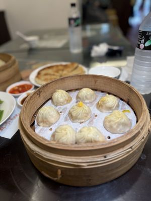 Hang Zhou Xiao Long Bao (Da'an) by null