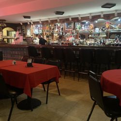 La Hacienda Ristorante & Pizzeria - Still the same inside and if that is an indication that the food will be the same then IM FINE WITH THAT