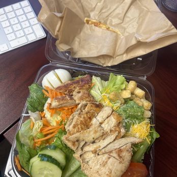 R Burgers - Grilled Chicken Salad - Burgers Near Me - Riverside, California