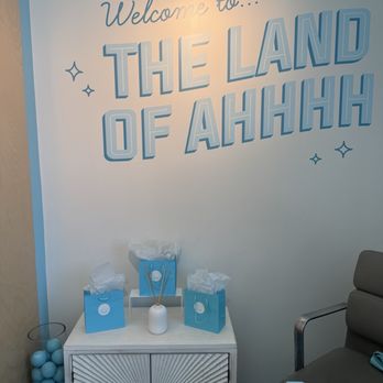 Squeeze Massage - Front desk - Massage Near Me - Laguna Niguel, California Squeeze Massage - Front desk - Massage Near Me - Laguna Niguel, California