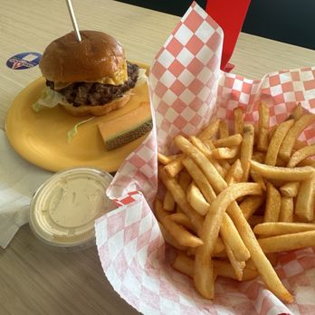 Fabulous Jr - American Near Me - Bellflower, California
