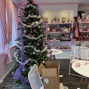 CeCe's Patisserie - Cute Christmas tree for holiday season - Desserts Near Me - Aiea, Hawaii CeCe's Patisserie - Cute Christmas tree for holiday season - Desserts Near Me - Aiea, Hawaii