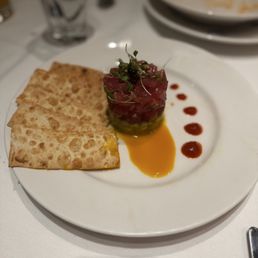 Tuna Tartare with Avocado, Mango and Sriracha