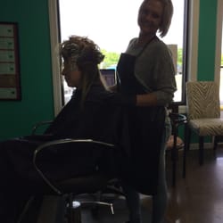 Joli Salon - Great and friendly staff. Great atmosphere. Gals are all professional and accommodate you with your busy schedule