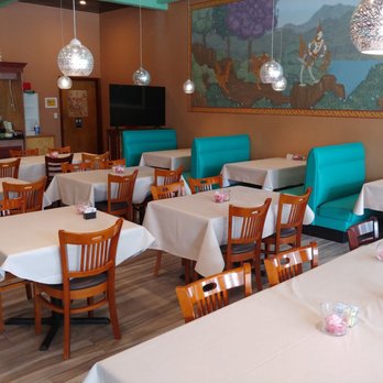 Ploy Thai Cuisine - Dining area. - Thai Near Me - Shenandoah, Texas