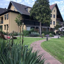 Hotel Bundschuh - Parklike setting