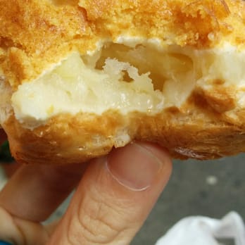 大同老餅家 - The Tai Tung pineapple bun with actual pineapple inside. - Bakeries Near Me - Hong Kong, HK 大同老餅家 - The Tai Tung pineapple bun with actual pineapple inside. - Bakeries Near Me - Hong Kong, HK