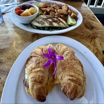 Island Lava Java - BIG KAHUNA FISH BREAKFAST and HOKU CROISSANT SANDWICH - American Near Me - Kailua Kona, Hawaii