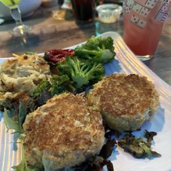 Cactus Grill - Crab cakes with vegetables and house potatoes