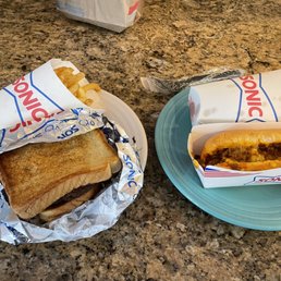 Texas Toaster burger, chili cheese coney