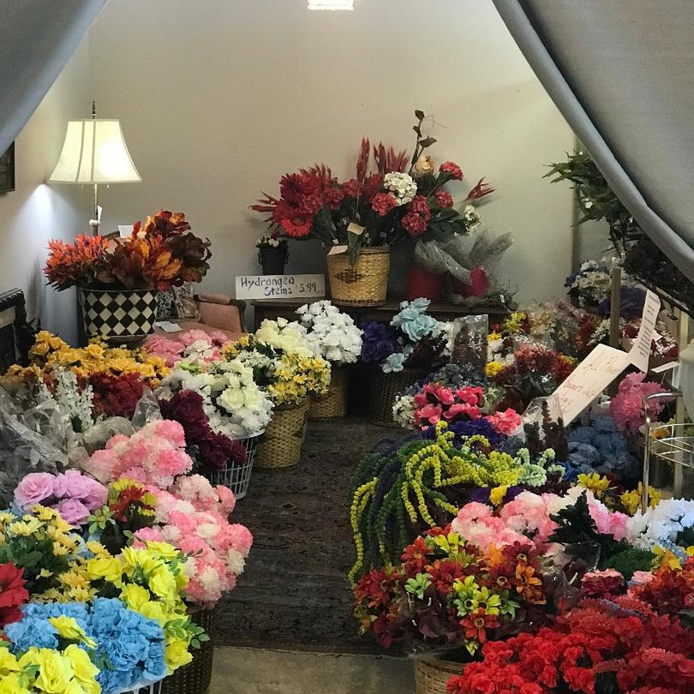 Evenbrooke Marketplace - Antiques Near Me - Lexington, North Carolina