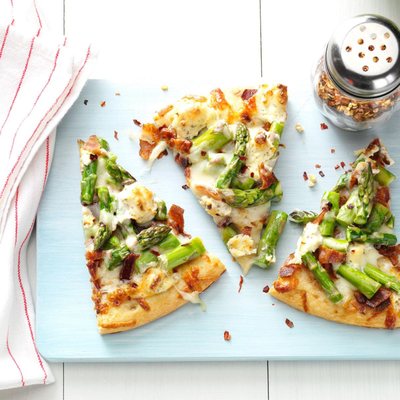 Asparagus Pizza by null