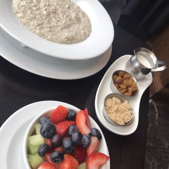 The Statehouse - Oatmeal and fresh fruit - New American Near Me - Madison, Wisconsin