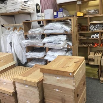 Cully Farm Store - Beekeeping Supplies - 8-frame and 10-frame Langstroth Bee Boxes
Bee Suits, Honey, Tools - Livestock Feed & Supply Near Me - Portland, Oregon Cully Farm Store - Beekeeping Supplies - 8-frame and 10-frame Langstroth Bee Boxes
Bee Suits, Honey, Tools - Livestock Feed & Supply Near Me - Portland, Oregon