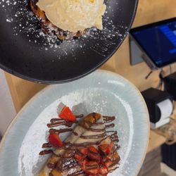 Crepe Berry - Nutella crepe and liege belgian waffle
