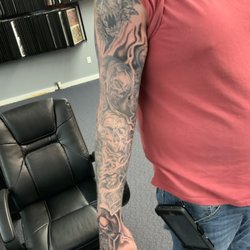 Big Daddy's Vicious Colors Tattoos & Piercings