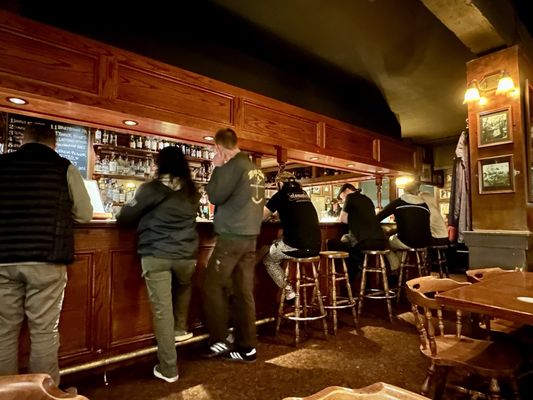 The Moon and Sixpence by null