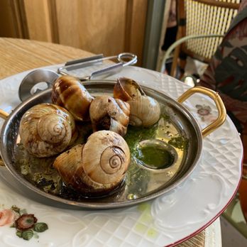 Le Carrousel - Escargots (6 piece) - Brasseries Near Me - Paris, 75 Le Carrousel - Escargots (6 piece) - Brasseries Near Me - Paris, 75