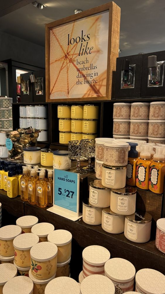 BATH & BODY WORKS Updated October 2024 30 Photos & 19 Reviews