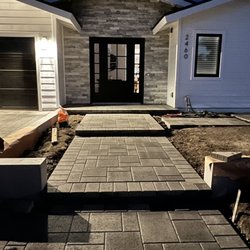 Gill Hardscape Inc - Front entryway.