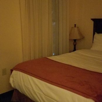 Main Street Inn - Bed - Hotels Near Me - Blacksburg, Virginia